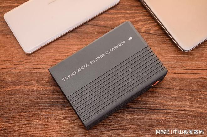 手SlimQ F330氮化镓充电器不朽情缘商拍、出差、桌面收纳好帮(图5)