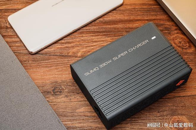 手SlimQ F330氮化镓充电器不朽情缘商拍、出差、桌面收纳好帮(图9)