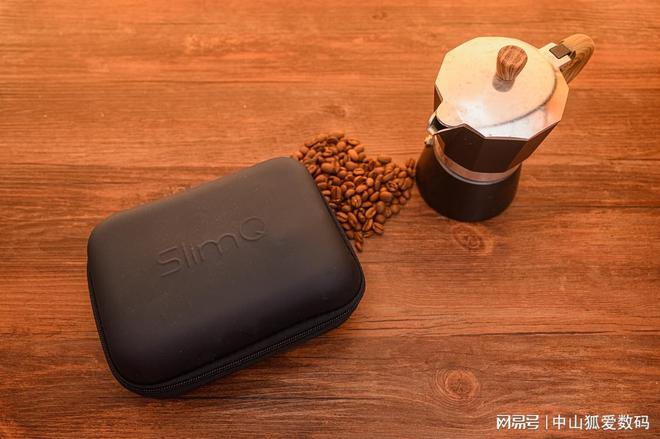 手SlimQ F330氮化镓充电器不朽情缘商拍、出差、桌面收纳好帮(图10)